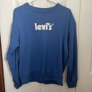 Medium blue Levi’s crewneck with white logo